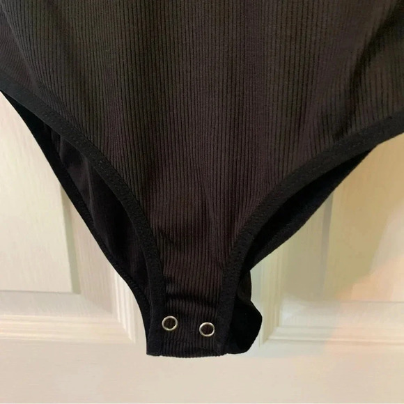 NWT Stradivarius Black Ruffled Detail Bodysuit, size S - Picture 4 of 7